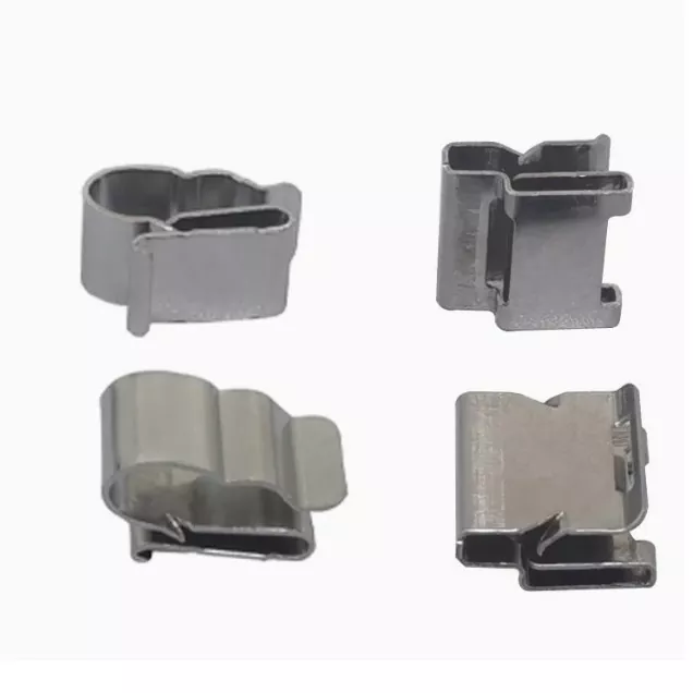 Clips op zonne -stroomkabel